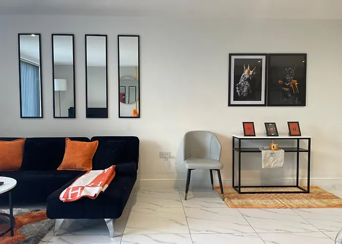 Apartment Hermes Suite- By One Leeds Road